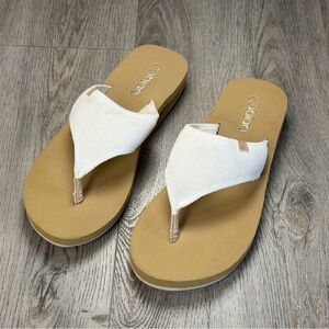 Cobian Shoes Womens Size 8 White Thong Sandals Flip Flops Comfort Cushion Wedge